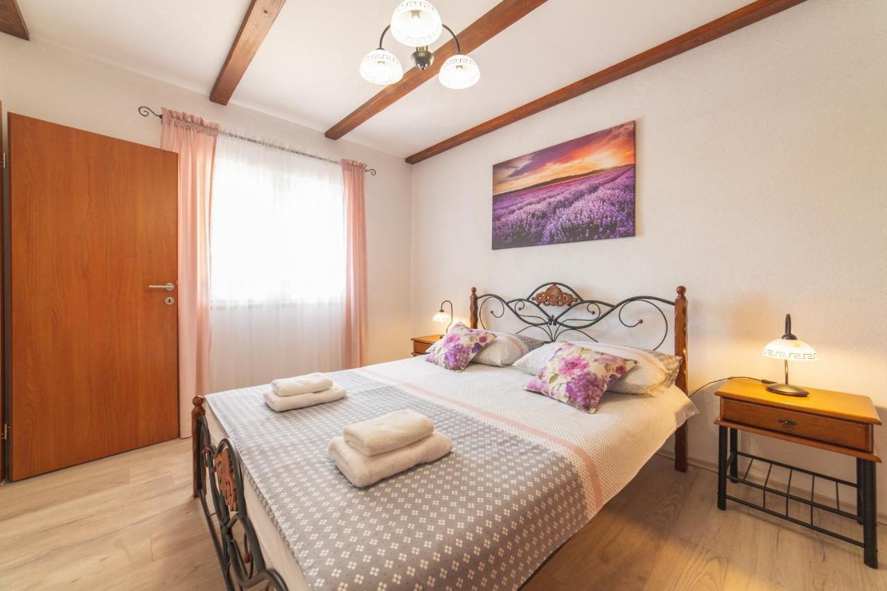 Holiday Home Sego With Private Pool Veliki Brocanac Luaran gambar