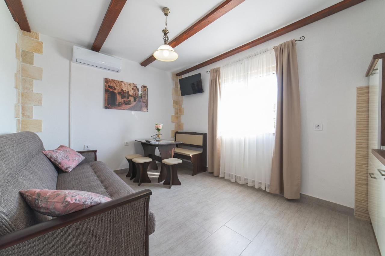 Holiday Home Sego With Private Pool Veliki Brocanac Luaran gambar