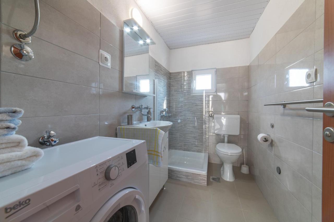 Holiday Home Sego With Private Pool Veliki Brocanac Luaran gambar